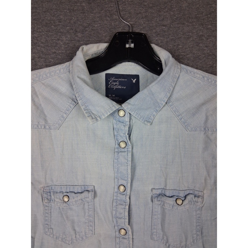 American Eagle Womens Shirt M Blue‎ Denim Chamrbray Pearl Snap Western Rodeo